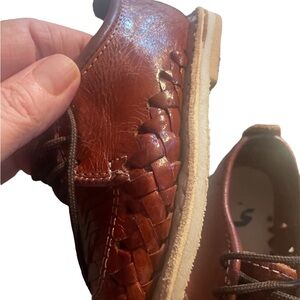 HUARACHES Handcrafted in genuine Leather. Excellent condition.
